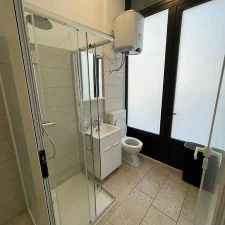 Two Bedroom N Split