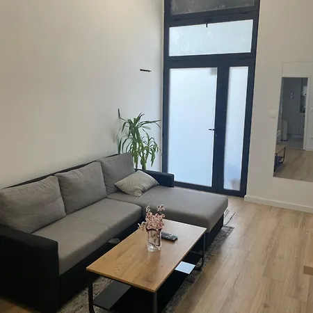 Two Bedroom N Apartment
