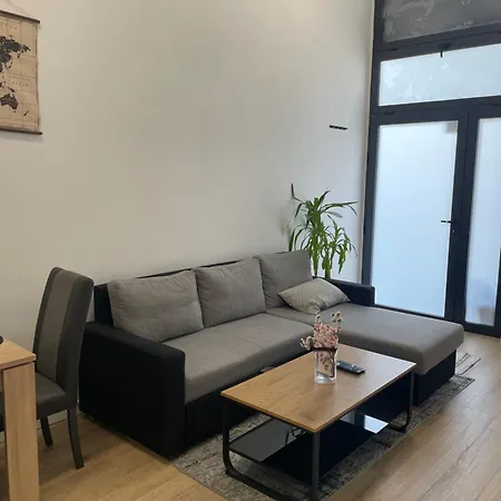 Two Bedroom N Apartment *