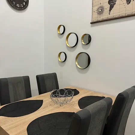 Two Bedroom N Apartment Split