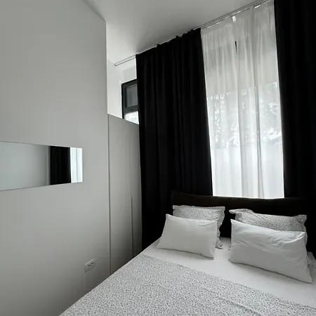 Two Bedroom N Apartment
